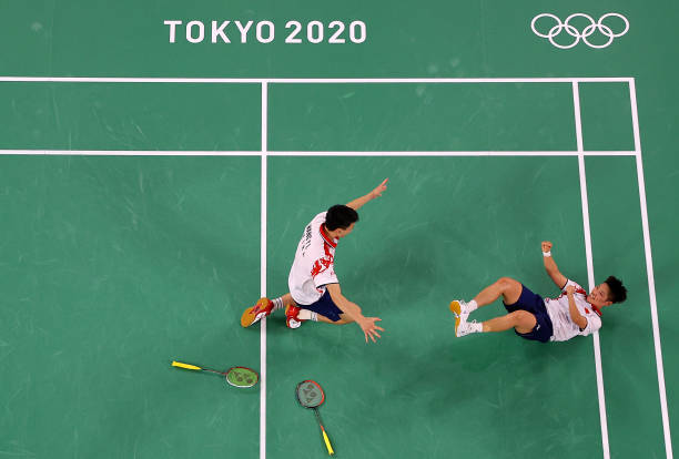 羽毛球发球进阶:如何根据对手站位选择最佳落地位置