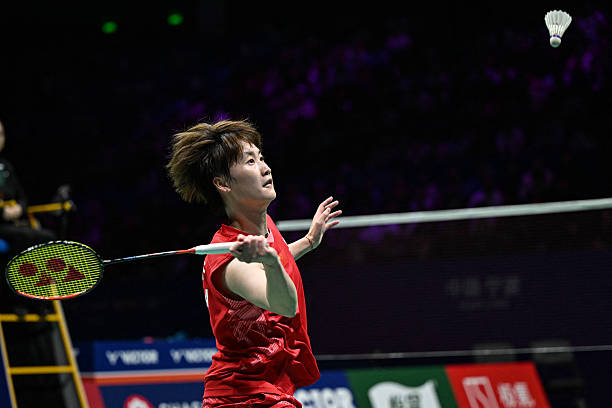 如何根据打法选择羽毛球拍重量？进攻型VS防守型