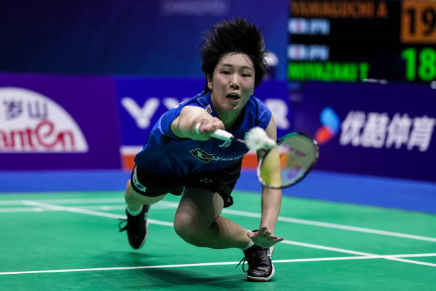 羽毛球提拉球vs挑球：区别与应用场景分析