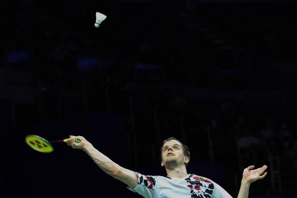 国际羽联认证场地规格:羽毛球场的长宽与划线要求