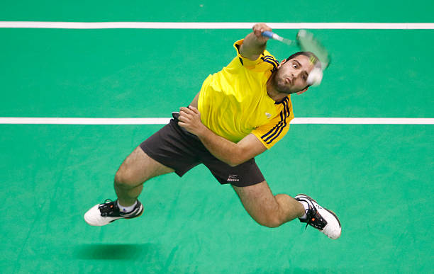 从菜鸟到高手:羽毛球杀球技术的系统训练计划