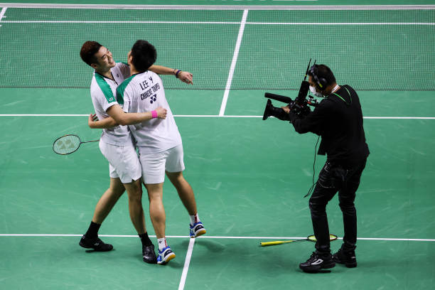 从100元到2000元，不同价位羽毛球拍性能对比