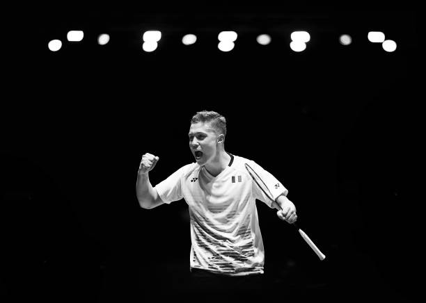 球场王者风范！羽毛球扣杀帅照精选