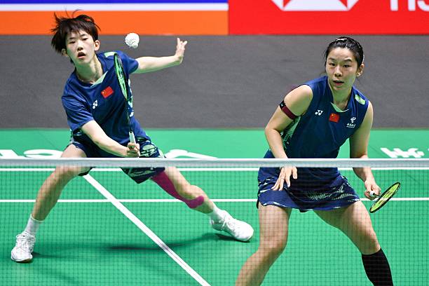 单打选手转双打必看：界内战术调整与跑位技巧