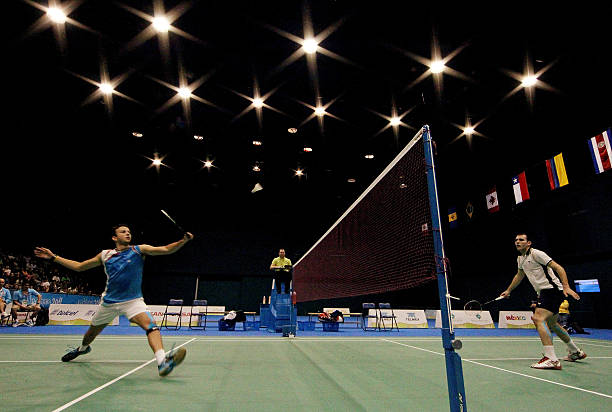 羽毛球场地平方米计算：单打、双打及训练场需求