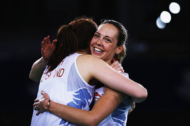 羽毛球双打站位技巧全解析:视频教学助你提升配合默契