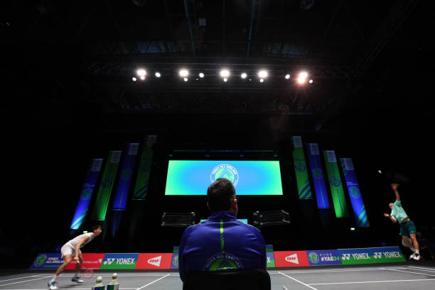 揭秘林丹的球拍参数：他究竟用的是几U球拍？