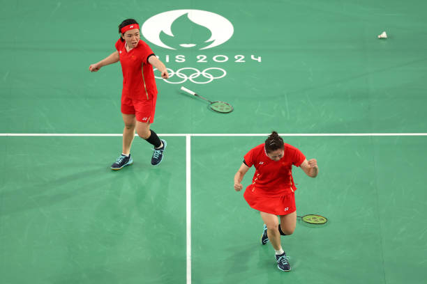 羽毛球场地划线价格参考:人工vs材料成本对比