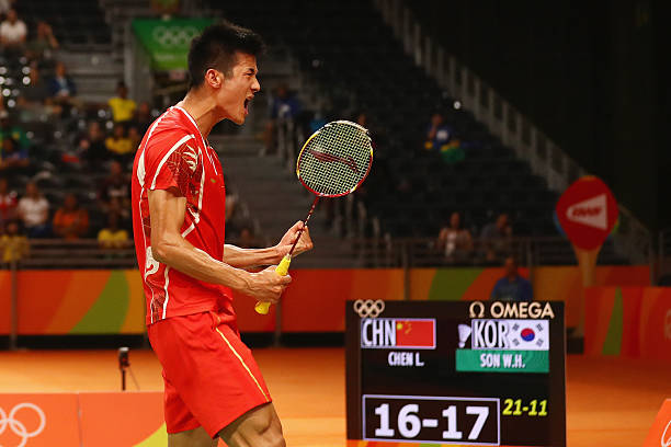 羽毛球双打站位规则：如何配合避免犯规？