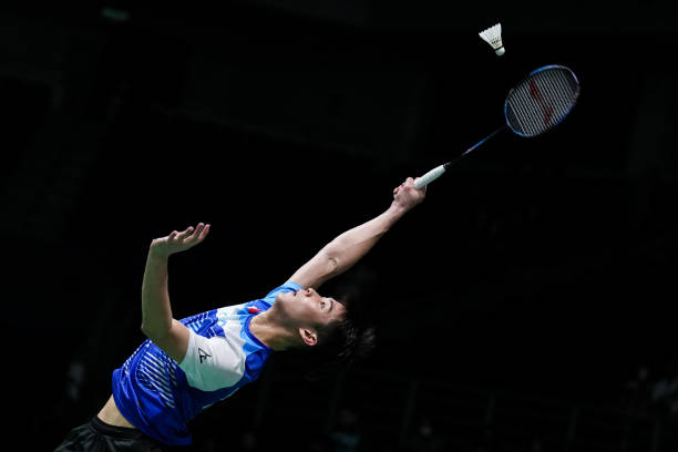 羽毛球入门到精通:基础教学视频全集(含步法、发球、接球技巧)