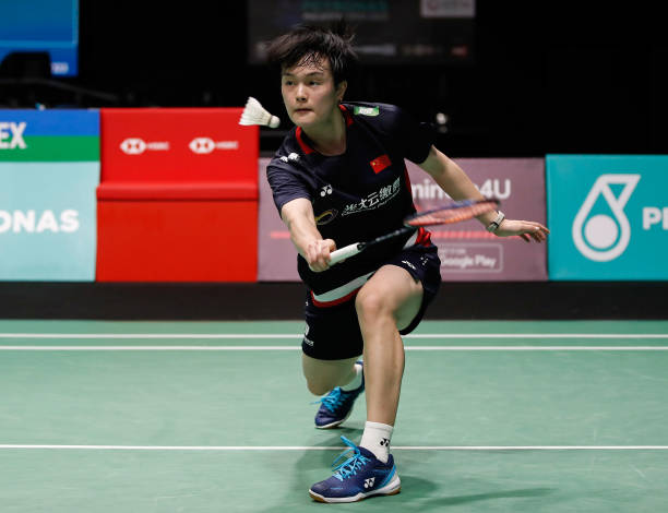 羽毛球单打比赛界限详解:如何判断球是否出界?