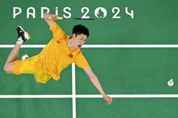 羽毛球场地规格：单打、双打尺寸及国际标准介绍