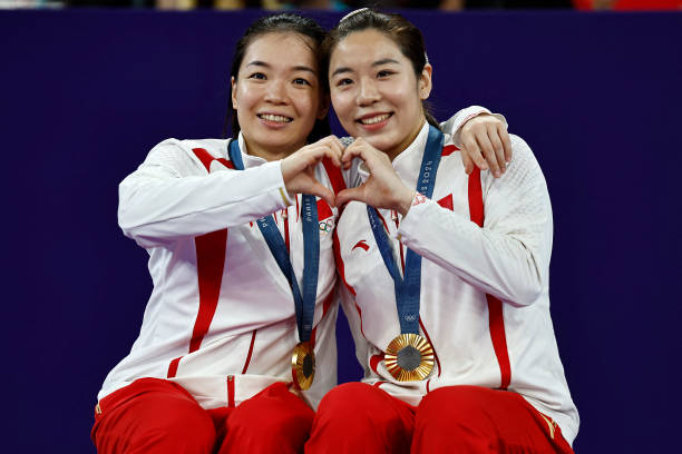 高校羽毛球馆收费调整:校外人员费用上涨引争议