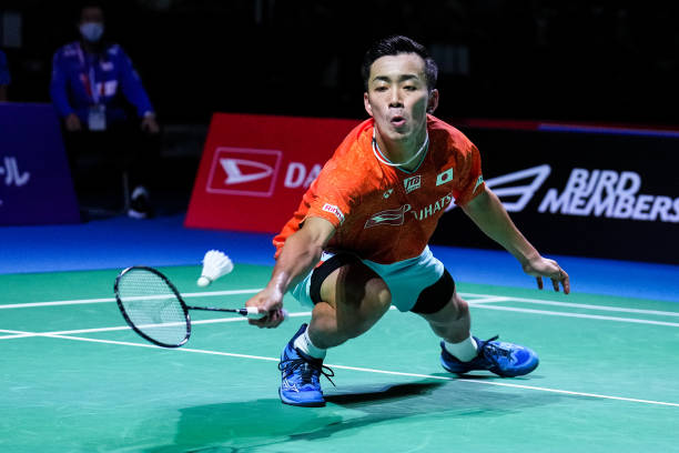 高端羽毛球拍选购指南:从材质到科技全面解析