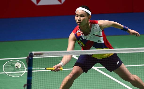 女生必看！羽毛球基础打法姿势图解大全