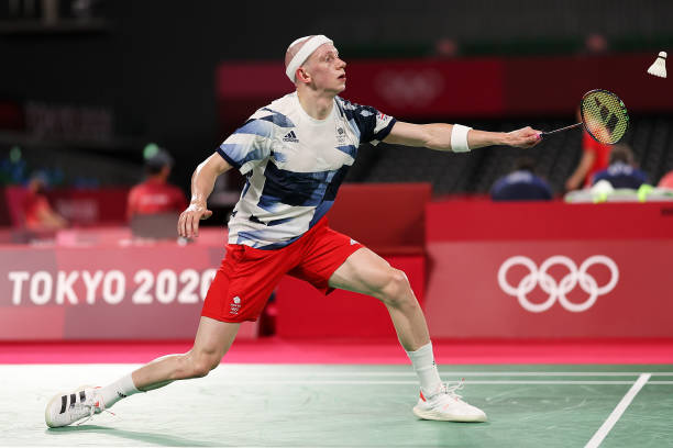 羽毛球裁判规则详解:如何正确判罚违例与犯规