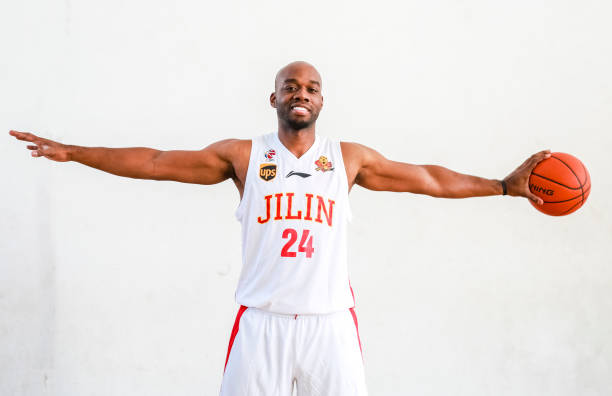 敏捷性与支撑性兼得：控球后卫实战球鞋TOP8推荐