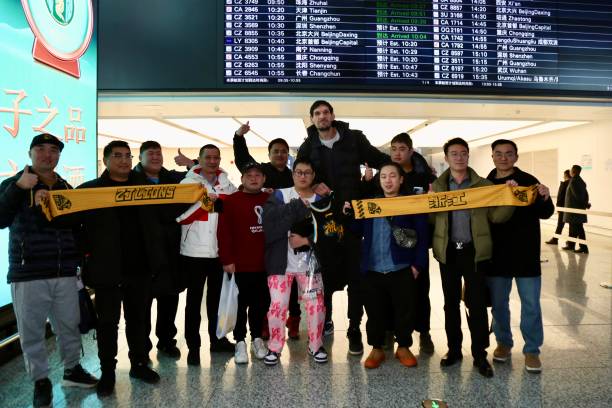 从零开始学花式篮球:基础动作教学指南