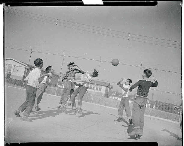 易建联妻子荆灵:从模特到篮球明星妻子的转变