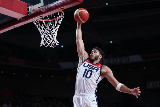 篮球比赛中的技术犯规与违反体育道德行为