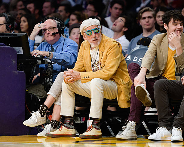 篮球二次运球犯规判定:规则解析与实战案例