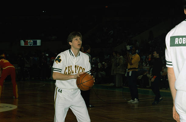 CBA季后赛前瞻：人人体育预测冠军归属与黑马潜力