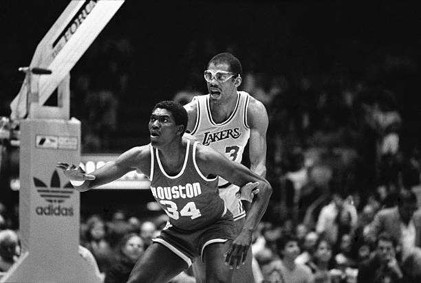 广东男篮主场迎战上海,CBA联赛精彩赛事全程直播