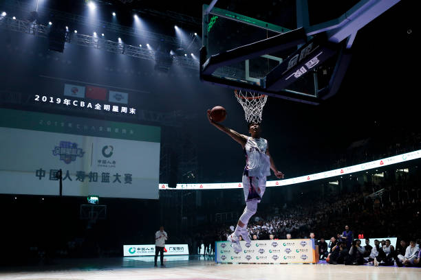 CBA决赛视频：球迷视角下的现场氛围与激情瞬间