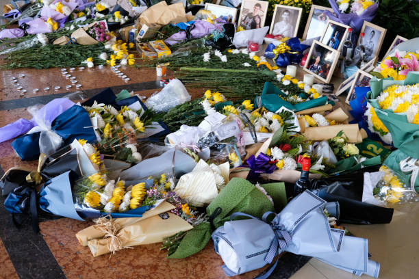 裁判手势指南：走步犯规的正确表达方式