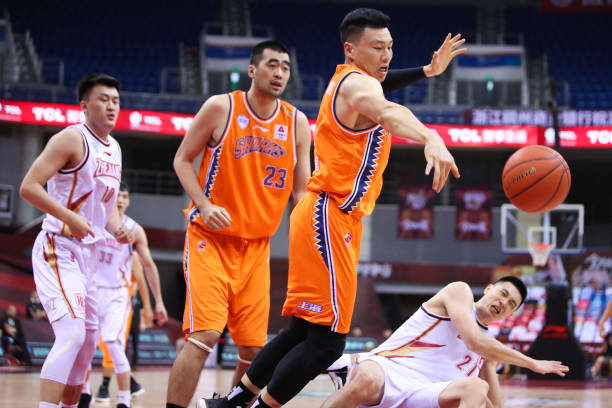 如何通过抢篮板打3个数字提升篮球技巧?