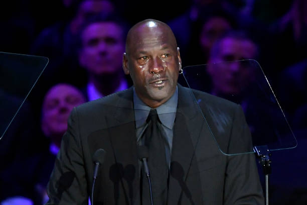 关于在公园内增设篮球场的可行性请示