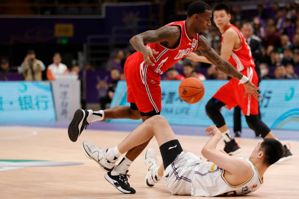 CBA总决赛战术演变：从传统到现代的篮球哲学