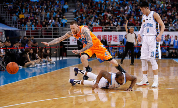 库里兄弟:NBA中的篮球世家与兄弟情谊