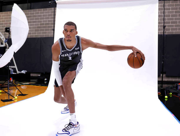 詹姆斯率队夺冠，湖人第17冠追平凯尔特人