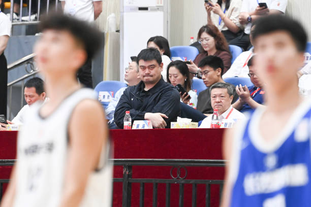 奥尼尔vs时代巨星：他与乔丹、科比的恩怨情仇
