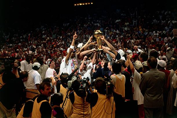 超越时代的防守者:比较不同年代的NBA盖帽王