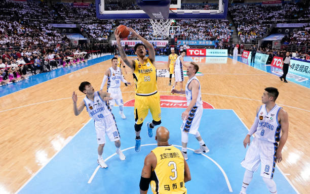 哈登2017年数据回顾：MVP评选中的关键数据支撑