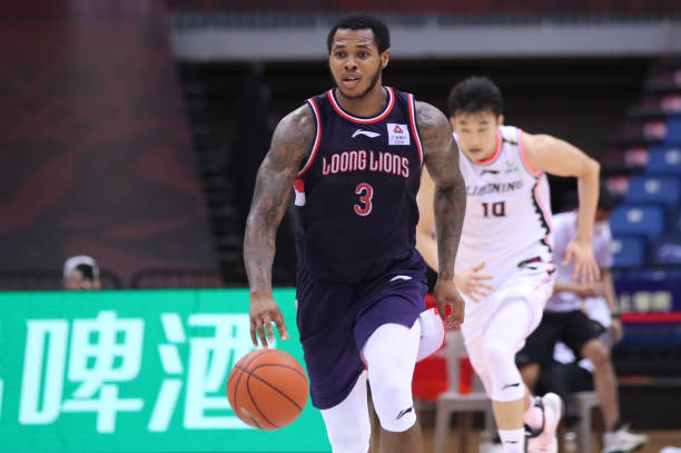 运球带球基本功:手部动作与身体协调的要点