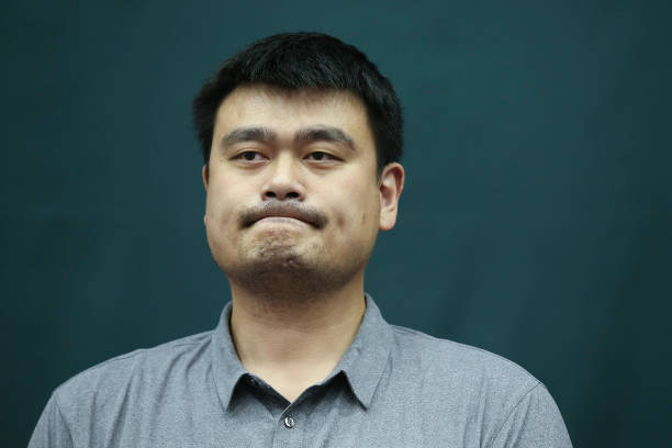 篮球大前锋的跑位艺术：如何通过移动撕开对手防线