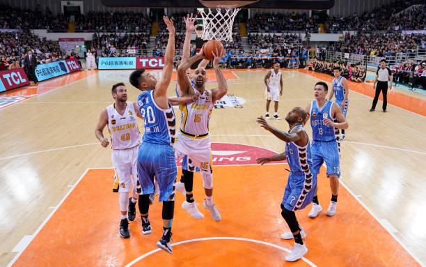 你知道NBA篮板上沿离地有多高吗？答案在这里！