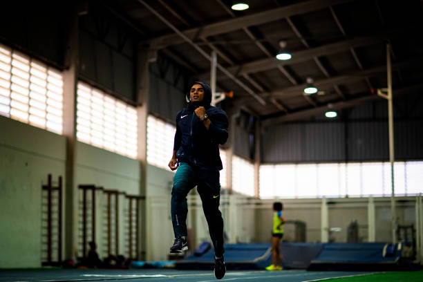 专业教练教你抢篮板：视频详解站位与时机把握