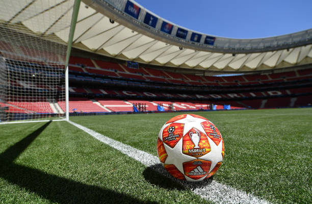 传奇人物回顾：伯明翰城历史上的功勋球员与教练