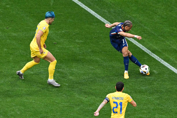 足球之夜火力全开！风云足球在线直播陪你嗨到凌晨