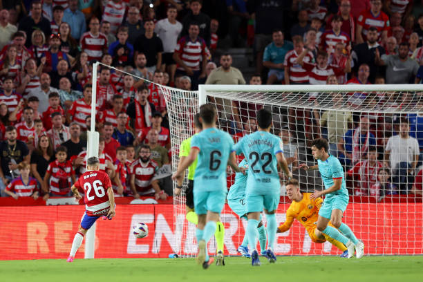 全攻全守的相处模式:为什么有些人爱得轰轰烈烈却伤痕累累?