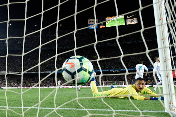 欧冠推荐:巴萨客场挑战,防守反击成关键!