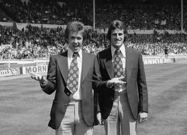 从码到米:点球点距离的单位演变与全球统一