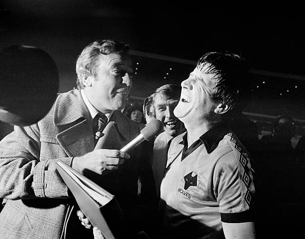 CCTV5周末黄金档:AC米兰迎战罗马,吉鲁PK卢卡库,谁主沉浮?