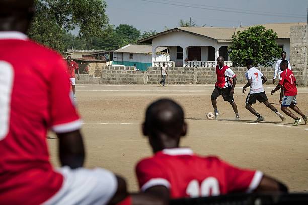 枪手憾负巴萨：回顾那场令人难忘的欧冠决赛