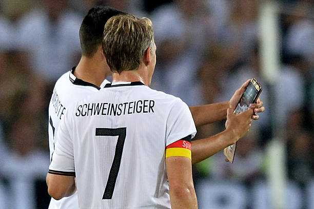 征程开启：法国队卫冕之路赛程时间表（世界杯/欧洲杯周期