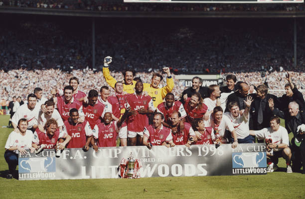 点球绝杀后空翻庆祝!盘点足坛最炫进球动作